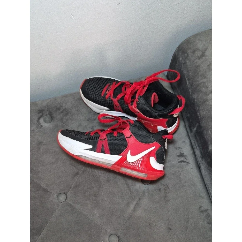 Nike LeBron Witness 7 Basketball Sneakers 4Youth Womens 5.5